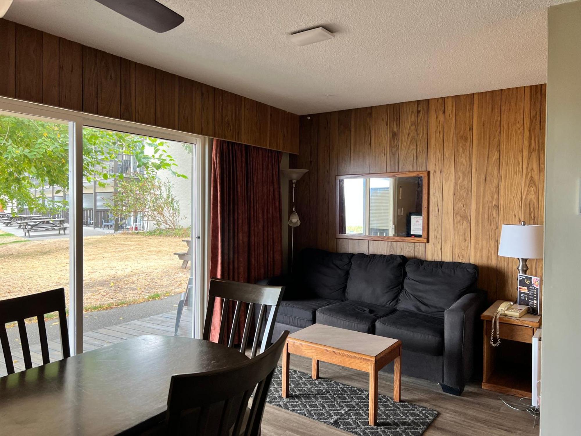 Sea Edge Motel Parksville Pokoj fotografie