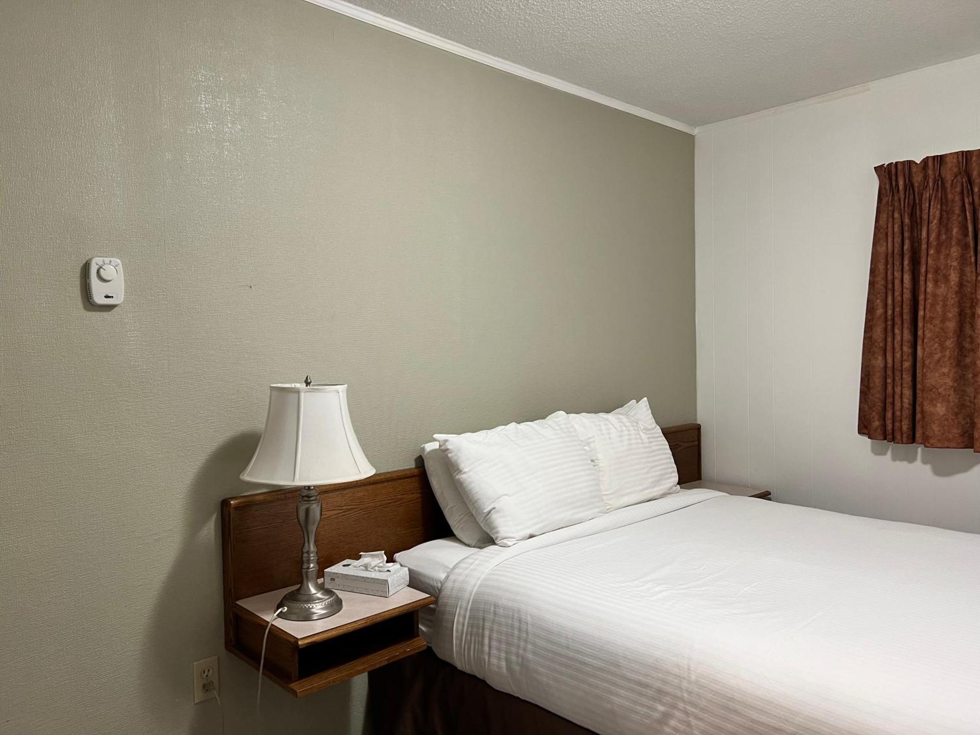 Sea Edge Motel Parksville Pokoj fotografie